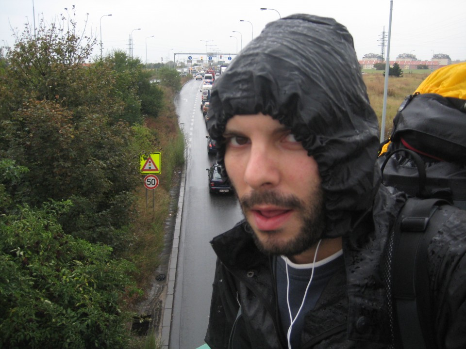 02 rainy hitchhiking